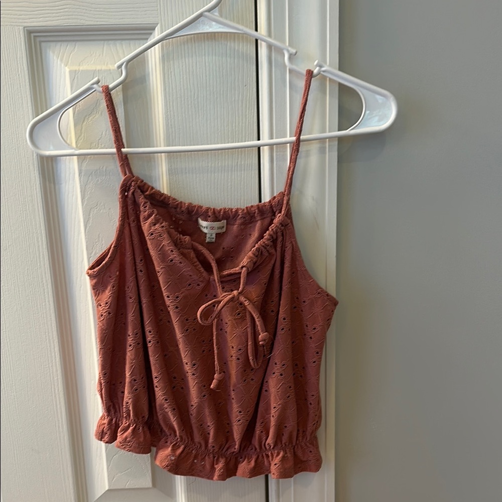 Women's Eyelet Lace Cropped Tank Top in Blush